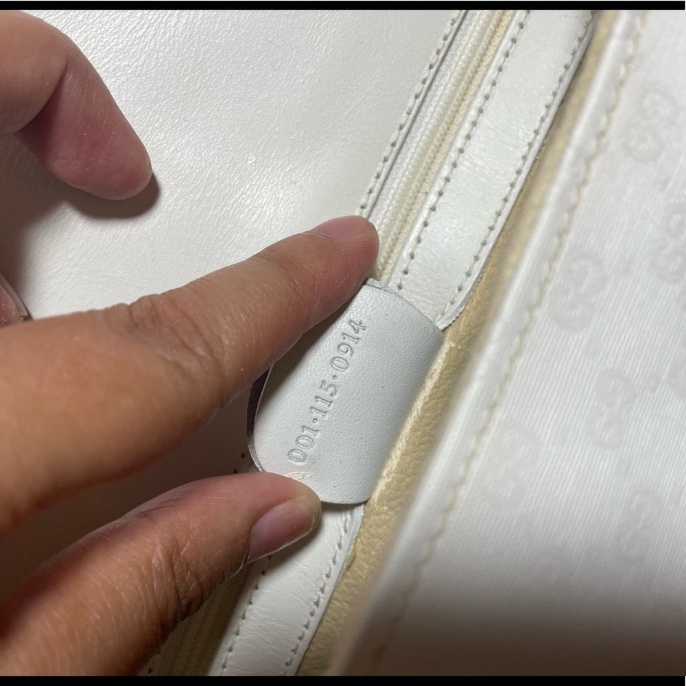Vintage White Gucci Micro GG Crossbody Bag - Picture 8 of 17